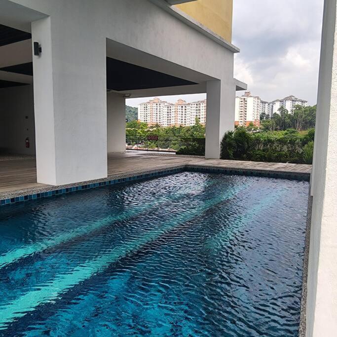 Netflix High Speed Internet 9Pax Cinema Theme House Setiawalk With Pool Apartment Puchong Exterior photo